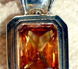 yello-topaz